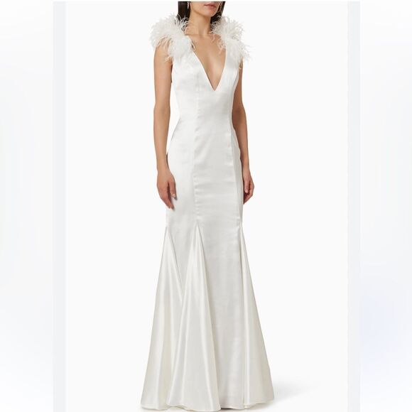 Mac Duggal Feather Shoulder V neck Sleeveless Gown NWT 68137 - Picture 5 of 8